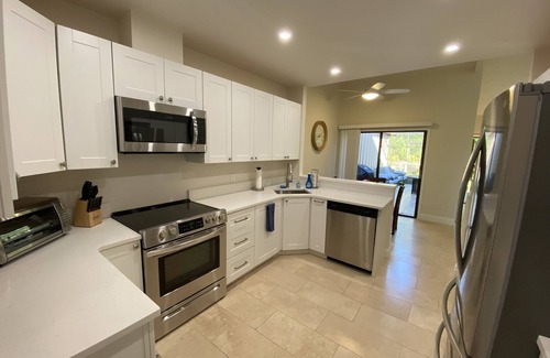 Samsula-Spruce Creek Condominio | Gated - Pool - Golf - Dining - Daytona - Fly-in