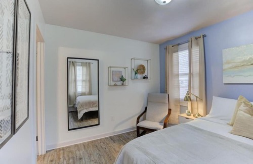 Midtown Apartamento | Gated Retreat Steps from Midtown's Best Parking