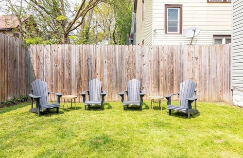North Buffalo Casa | Gates Circle 2 Bedroom Newly Renovated Haven