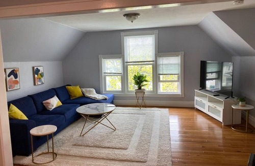 North Buffalo Casa | Gates Circle 2 Bedroom Newly Renovated Haven