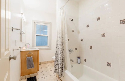 Buffalo Casa | Gates Circle 2 Bedroom Sanctuary