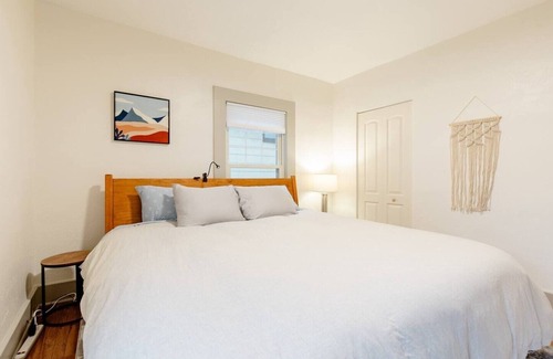 Buffalo Casa | Gates Circle 2 Bedroom Sanctuary