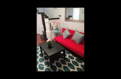 Charles Village Casa | Gateway en-suite bedroom only one bed next jhu