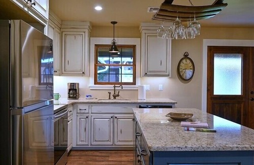 Fredericksburg Casa | ¡Casa de lujo en Fredericksburg, frente a bodegas y cerca de la ciudad!