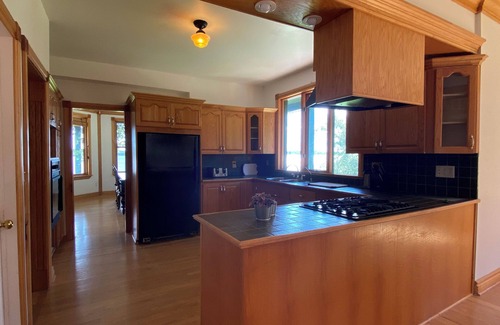 Greater Napanee Cabaña | Gateway of Prince Edward County@800 ft Waterfront 20ac Forest