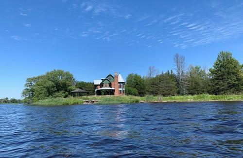 Greater Napanee Cabaña | Gateway of Prince Edward County@800 ft Waterfront 20ac Forest