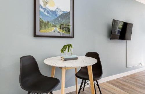 Harvie Heights Casa | Gateway Suites Single Private Room Near Banff and Canmore