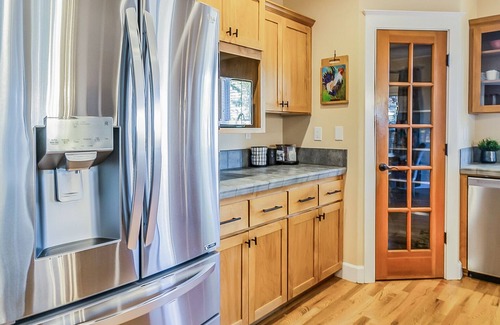 Mountain View District Casa | Gather! A Welcoming Home - King Beds - Pool Table!