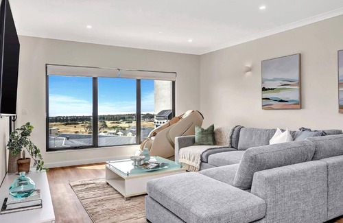 Normanville Casa | Gathering Tides - For Group Getaways by the Beach