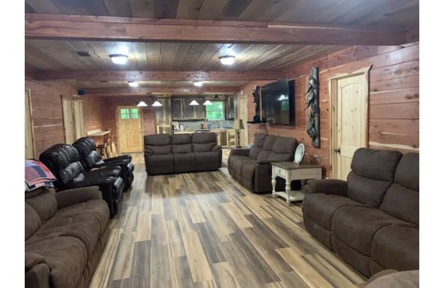 Stone County Casa | Gator Dogs Getaway Black Creek Rental