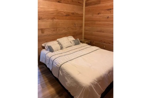 Stone County Casa | Gator Dogs Getaway Black Creek Rental