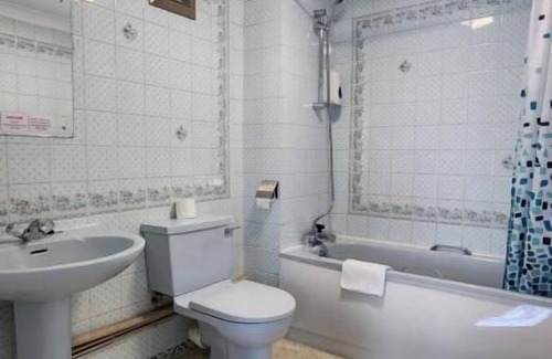 Horley Cama Y Desayuno | Gatwick Castle B&B