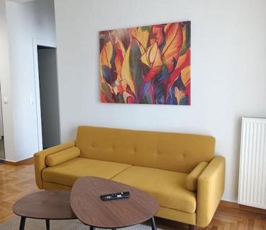 Mousio Apartamento | GAYA - the yellow apartment