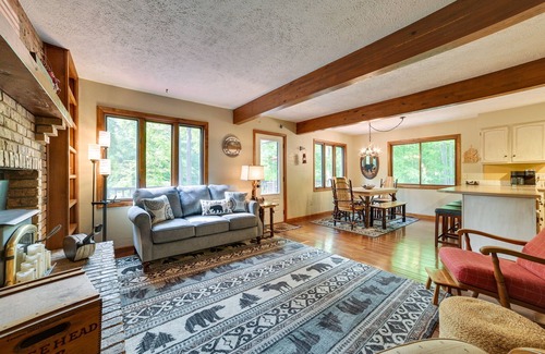 Michaywe Cabina | Gaylord Cabin w/ Game Room + Lake Access!