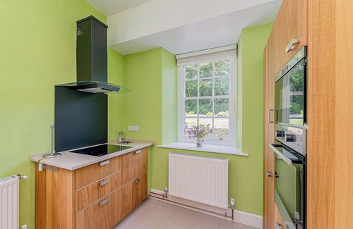 Ystrad Meurig Cabaña | Hand picked for its superb standard throughout with truly enviable views from each room.