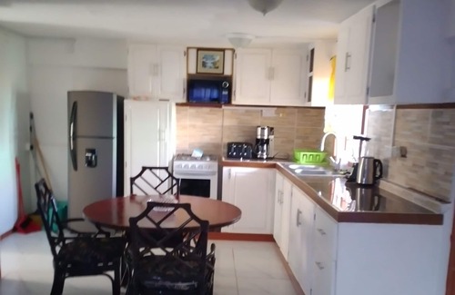 Hillsborough Apartamento | Caribbean house 3 mins walk to the marina and port.
