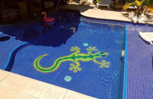 Lake Gardens Casa | GECKO "POOL SIDE" BUNGALOW--Boutique Resort --Stunning Pool-- Airport Shuttle!