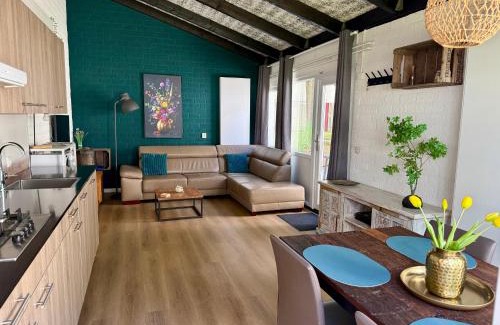 Municipality of Simpelveld Apartamento | Gehele Bungalow zuid-Limburg op een park