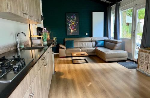Municipality of Simpelveld Apartamento | Gehele Bungalow zuid-Limburg op een park