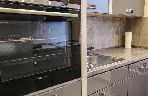 Luenen Apartamento | Geli Homes L1 - 2x Kingsize Bett, 1 bis 4 Pers, Parkplatz, TV, Wifi, Kaffee, Tee