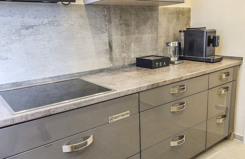 Luenen Apartamento | Geli Homes L1 - 2x Kingsize Bett, 1 bis 4 Pers, Parkplatz, TV, Wifi, Kaffee, Tee