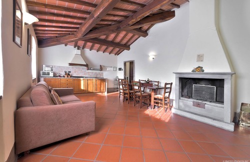 Loro Ciuffenna Apartamento | 1-bdr apto en casa de campo 2/4 personas; sw / pool, jardín pvt, impresionantes vistas, tranquilo