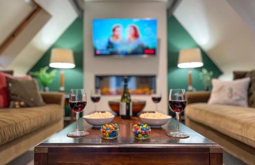 Wetheral Casa | Geltsdale East Wing sleeps 6 with River Eden views near Carlisle & Ullswater