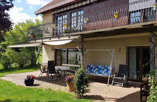 Schwarzenbach an der Saale Apartamento | Gemütliche Ferienwohnung mit Terrasse und Fußbodenheizung