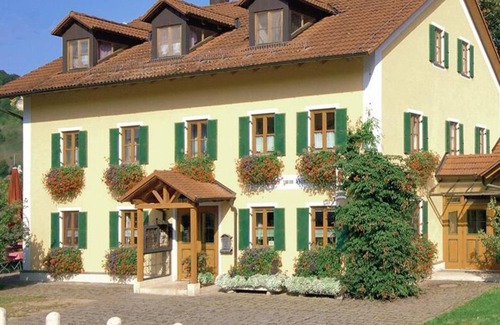 Riedenburg Apartamento | Gemütliche Ferienwohnung für bis zu Vier Personen mit Vorgarten