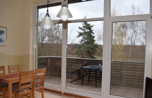Bergrheinfeld Apartamento | Acogedor Ferienwohung (49m²) con balcón y vista sobre Mainufer