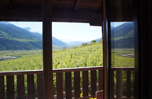 Vezzano Apartamento | Gemütliche Ferienwohnung mit Grossem Sonnenbalkon und Geheiztem Schwimmbad,