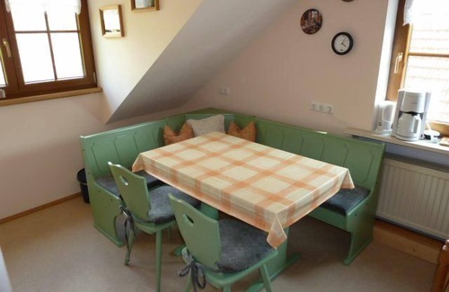 Haundorf Apartamento | Acogedor apartamento con capacidad para 3 personas en el Distrito de los Lagos de Franconia