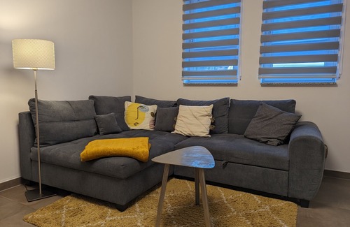 Azmannsdorf Apartamento | Gemütliche Ferienwohnung in Ruhiger Lage, Haustierfreundlich!
