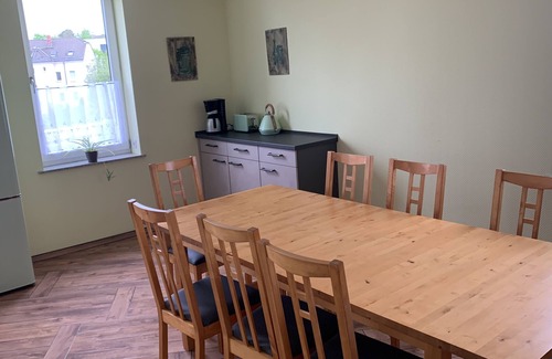 Meissen Apartamento | Gemütliche Ferienwohnung Familienfreundlich! Mit 2 Hochstühle + 2 Kinderbetten