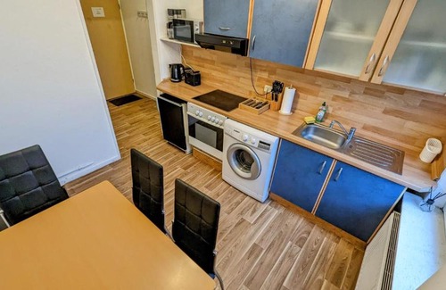 Bant Apartamento | Gemütliche Unterkunft in Innenstadtnähe mit Wlan + Einzelbetten