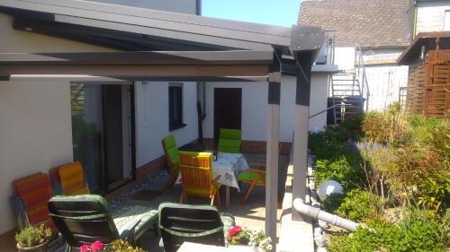 Weitefeld Apartamento | Gemütliche Wohnung im Westerwald, mit einer großen Terrasse!