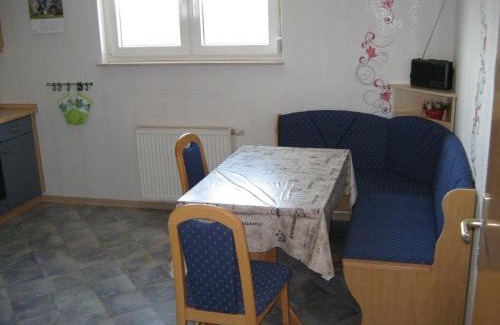 Goldhausen Apartamento | Gemütliche Wohnung in Goldhausen mit Großem Balkon und Panoramablick