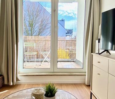 Ottersleben Apartamento | Gemütliches 1R Apartment mit Balkon, Parking, TV Streaming