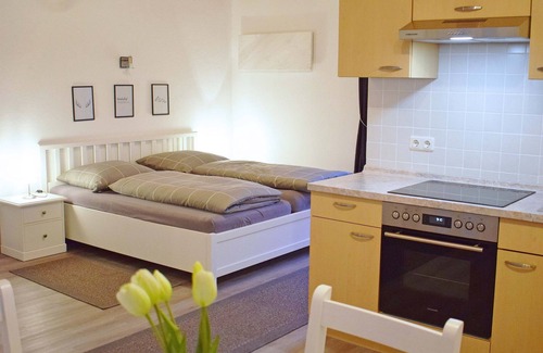 Lichtenberg Apartamento | Gemütliches 32qm Ferienapartment mit Dachterrasse und überdachtem Balkon; kostenfreies Parken und WLAN