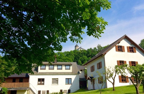 Lichtenberg Apartamento | Gemütliches 32qm Ferienapartment mit Dachterrasse und überdachtem Balkon; kostenfreies Parken und WLAN