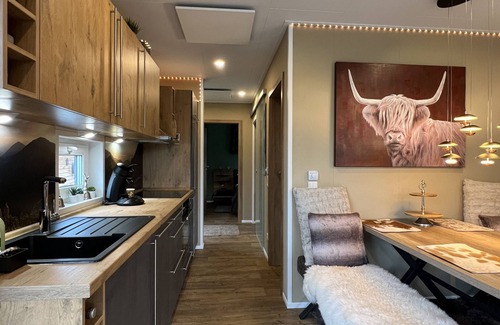 Braunfels Casa | Gemütliches 4 Ferienhaus mit Whirlpool, Fitness, Infrarotsauna, Ebike, Alpakas