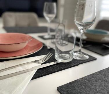 Funfhaus Apartamento | Gemütliches Apartment 60m2 mit Klimaanlage nahe Westbahnhof