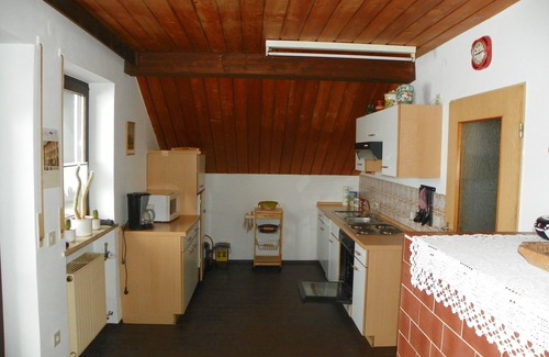 Schonlind Apartamento | Acogedora casa de vacaciones con balcón, cocina amplia y totalmente equipada, conexión Wi-Fi gratuita.
