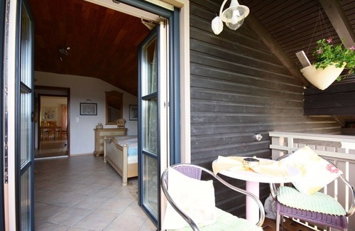 Kammersdorf Apartamento | Acogedora casa de vacaciones (50 m²) con balcón y vistas al bosque bávaro