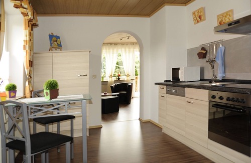 Kemmern Apartamento | Gemütliches Feriendomizil (45qm) mit Sonnenterrasse und Parkmöglichkeit