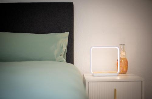 Niederzwehren Apartamento | Gemütliches Heimkino mit Balkon & Beamer