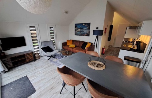 Municipality of Dronten Chalet De Esquí | Gemütliches Holland-beachhouse 40m² mit Garten, Blick Aufs Wasser im Ferienpark