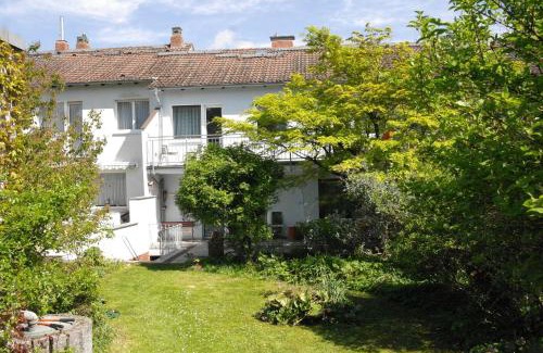 Bierstadt Casa | Gemütliches Reihenhaus in der Thermalstadt Wiesbaden