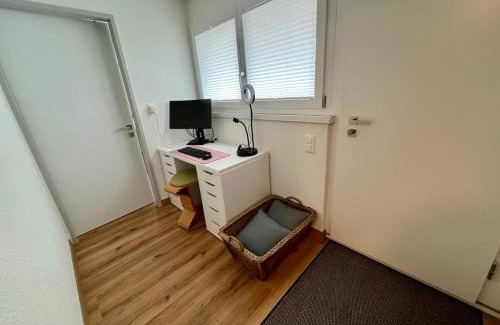 Buerglen Apartamento | Gemütliches Studio mit Sitzplatz