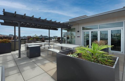 Downtown Victoria Apartamento | Gem at the Janion